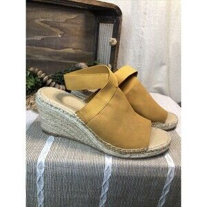 Adrienne Vittadini Women's 9 1/2 Open Toe sandal/ Shoe Goldenrod Slingback wedge